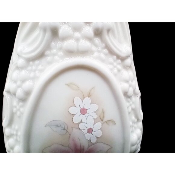 Cameo Ribbon Vase Royal Heritage Hand-Painted Floral Design Bow 6 Inch Vintage - Picture 5 of 16